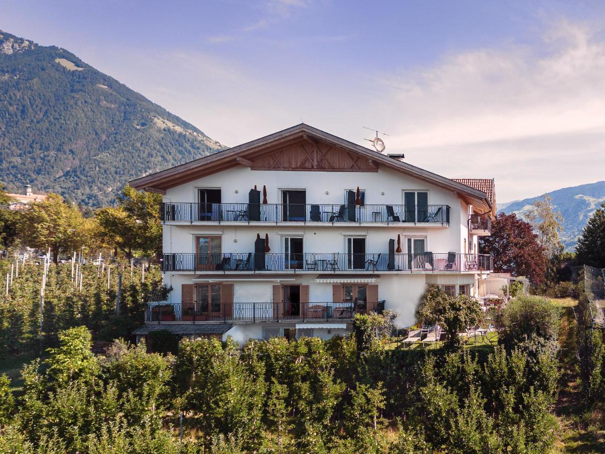 Garni Hotel Walburg Tirolo Exterior foto